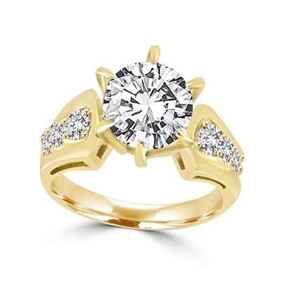 Ring 2 ct round stone with round melees