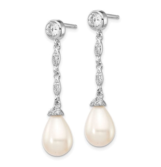 Diamond Essence Designer Earring with round brilliant melee and 8mm Pearl. Perfect for all occasions, 1.40 cts. t.w. in Platinum Plated Sterling Silver.