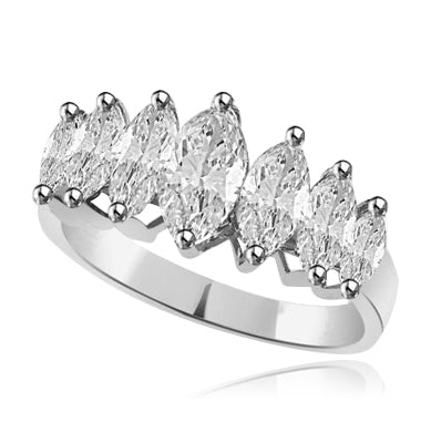 2.5 cts marquise-cut Diamond ring in silver