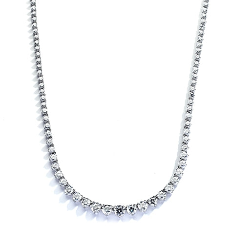 16" necklace of graduated round stones white gold