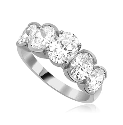 Ring with 5 oval-cut diamond essence stones