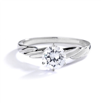 Ring 1 ct round stone set with 6 prongs