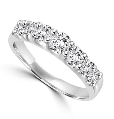 white gold ring of 1 ct graduated round diamonds