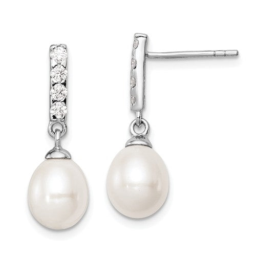 Diamond Essence Designer Earring with round brilliant melee and 8-9 mm fresh water Cultured Pearl. Perfect for all occasions, 1,5 Cts. T.W. in Platinum Plated Sterling Silver.