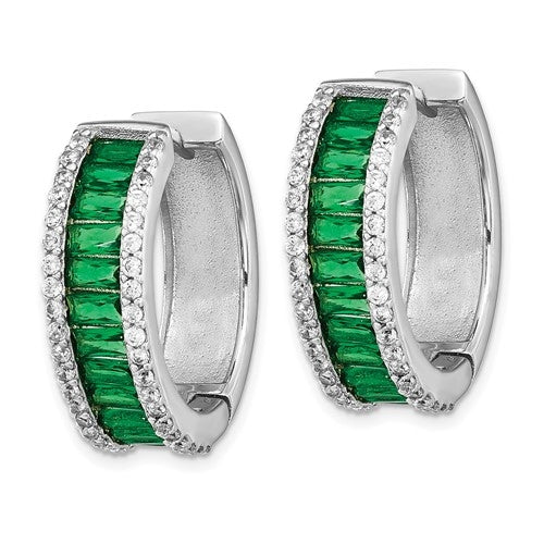 Diamond Essence 26 Emerald Color Baguette Hoop Earring and 80 Melee in prong setting Sterling Silver. 5.0 Cts.T.W.
Length 18 mm.